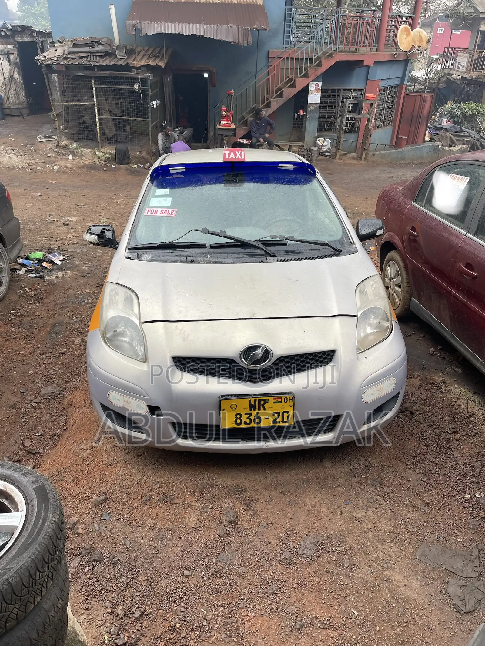 Toyota Vitz 2010 Silver