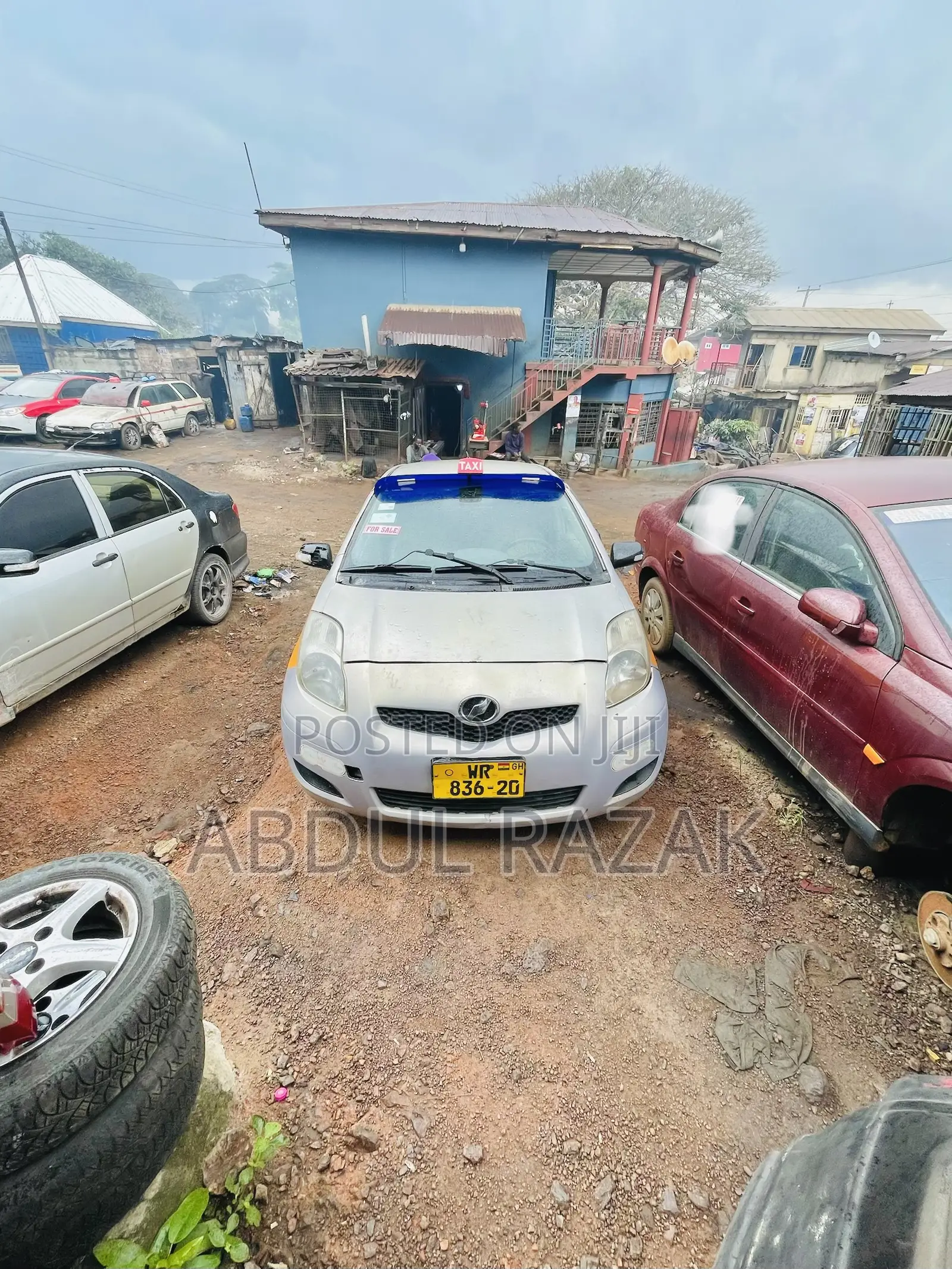 Toyota Vitz 2010 Silver