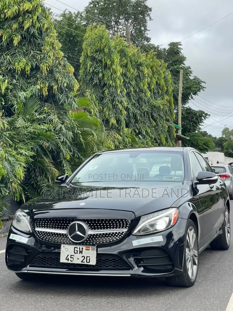 Mercedes-Benz C300 Luxury 4dr AWD 4Matic Sedan (2.0L 4cyl 7A) 2015