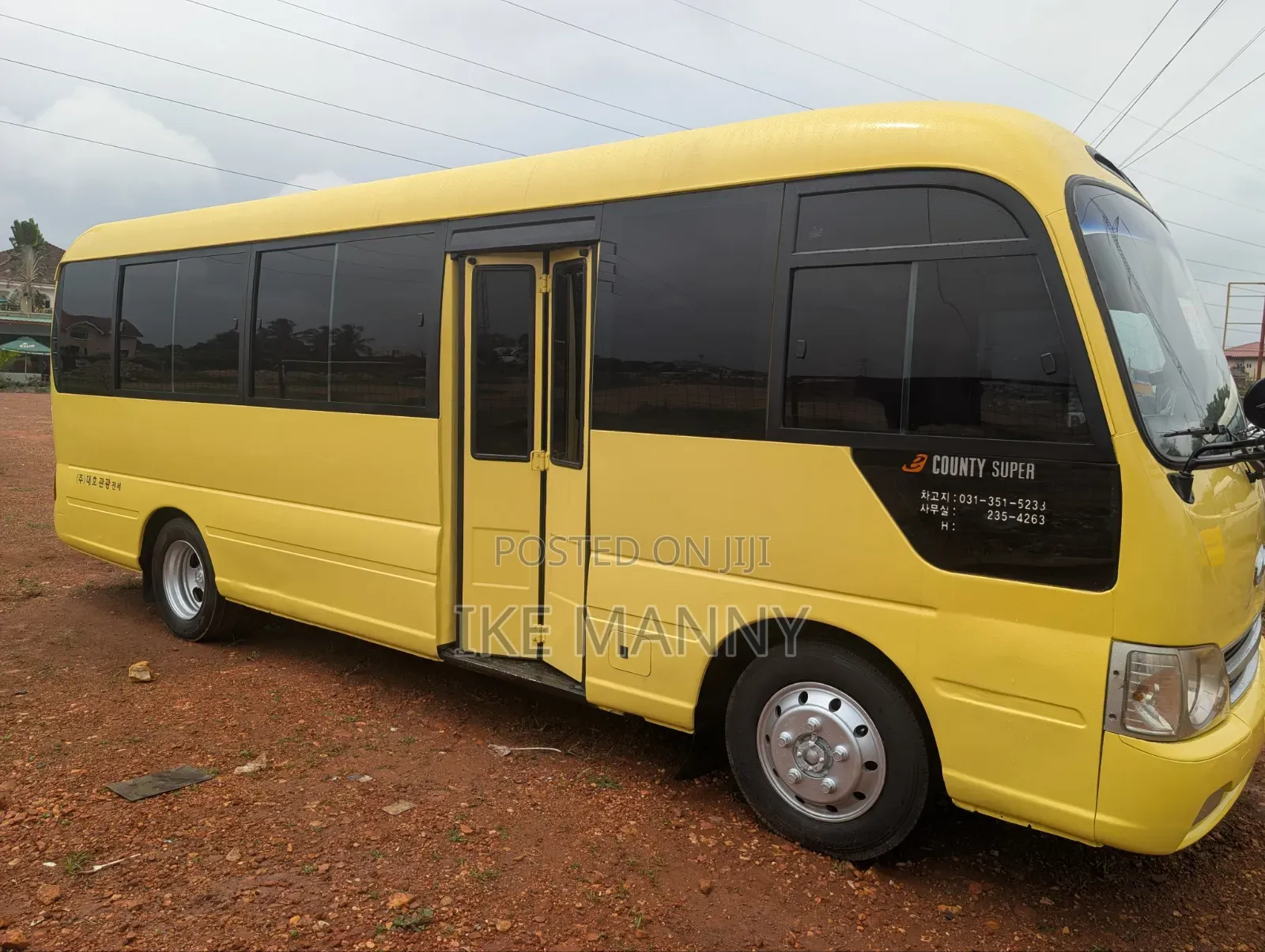 Hyundai County 2016 Yellow
