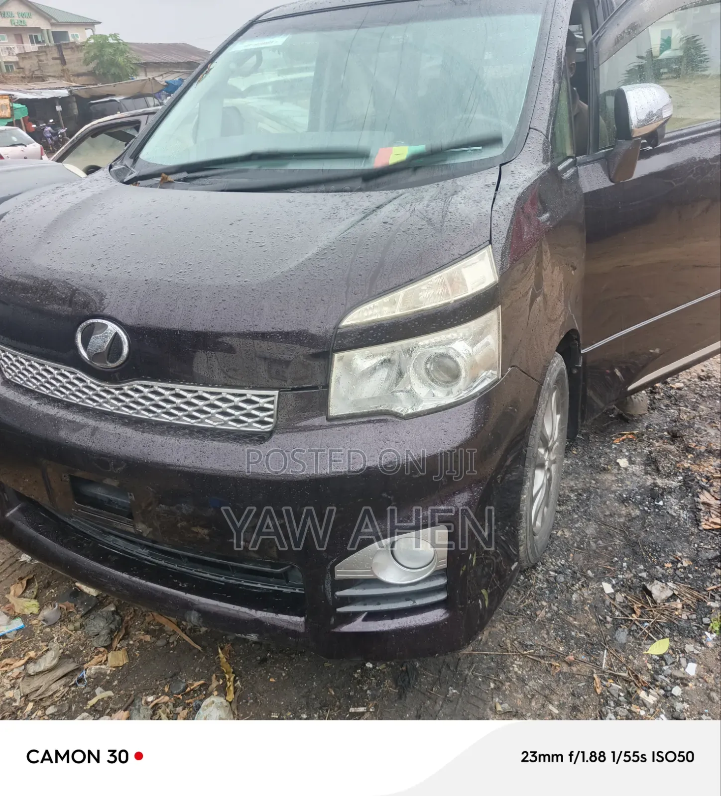 Toyota Voxy 2013 Pink