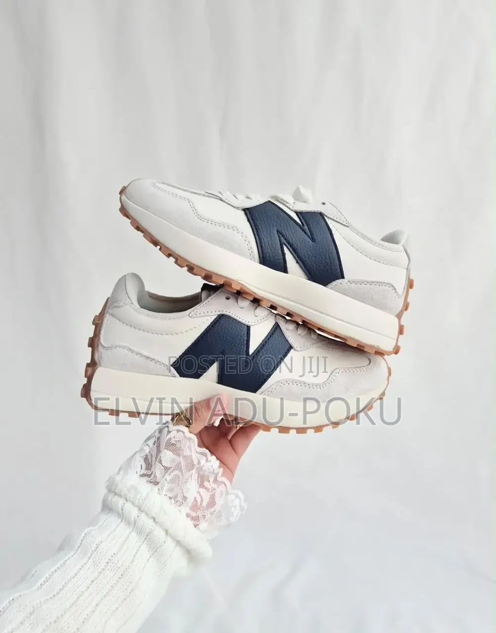NB 327 Low Top Classic Sneakers, SWIPE >>