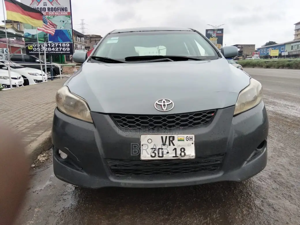 Toyota Matrix Hatchback FWD (1.8L 4cyl 5M) 2010 Green