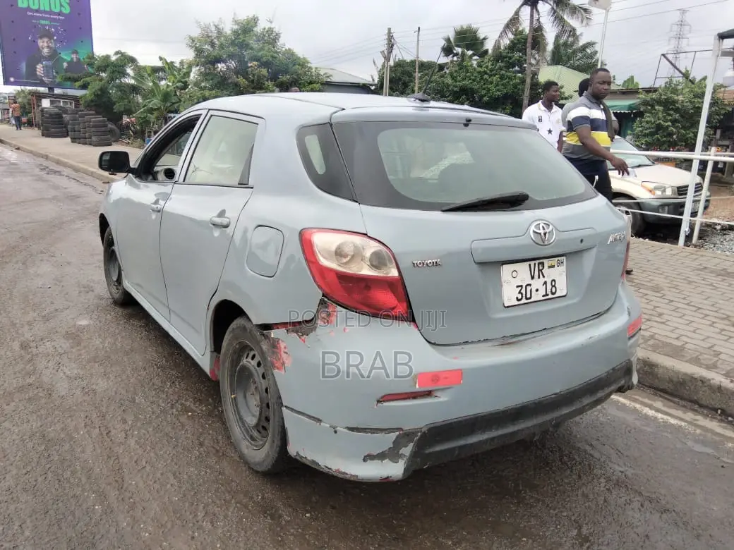 Toyota Matrix Hatchback FWD (1.8L 4cyl 5M) 2010 Green