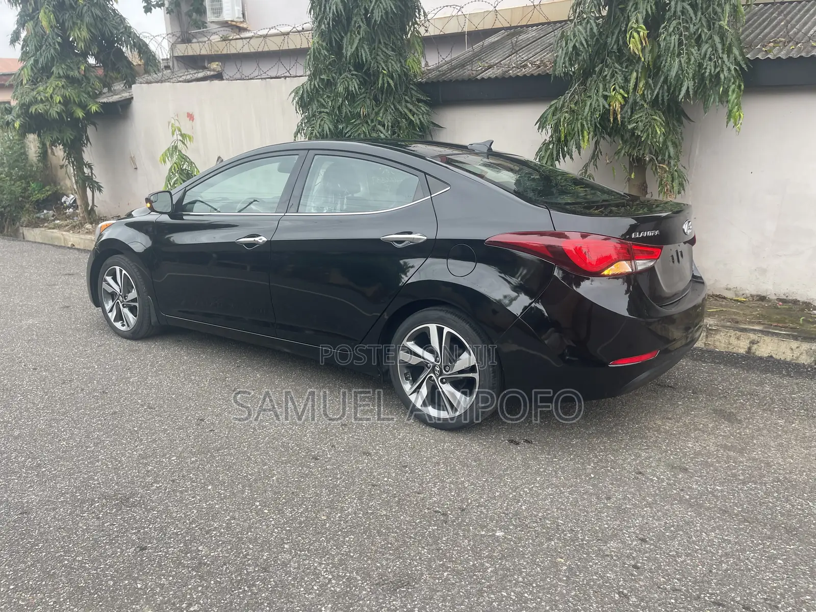Hyundai Elantra Limited Sedan FWD (1.8L 4cyl 6A) 2016 Black