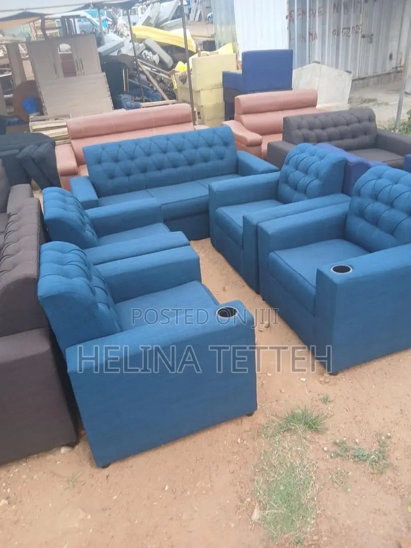 Sofa Chair With Disposal Cups