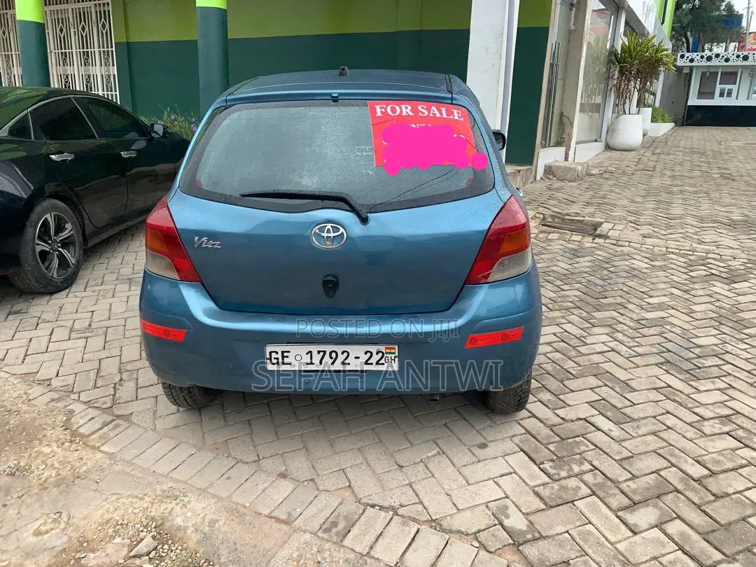 Toyota Vitz 2010 Blue