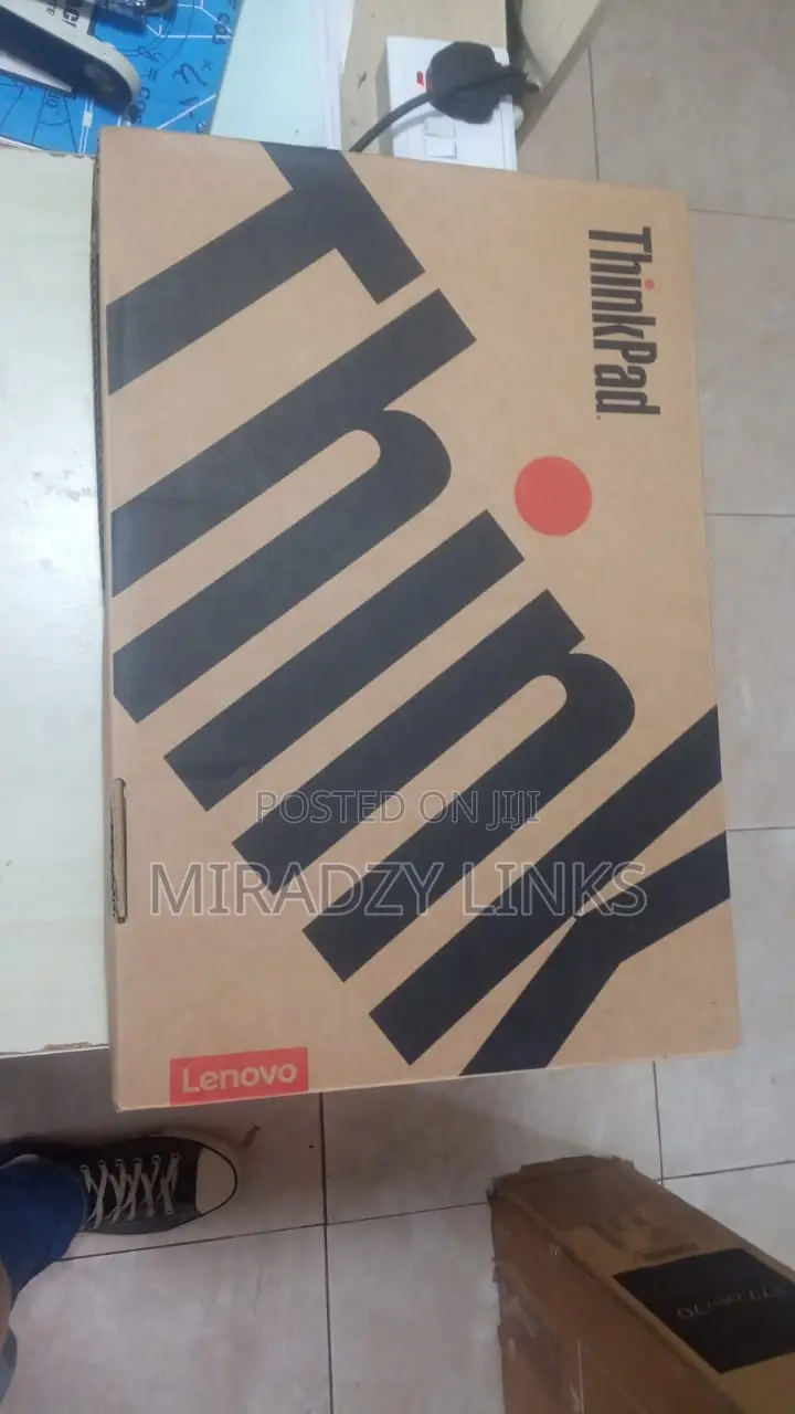 New Laptop Lenovo ThinkPad E14 Gen 5 16GB Intel Core i7 SSD 512GB