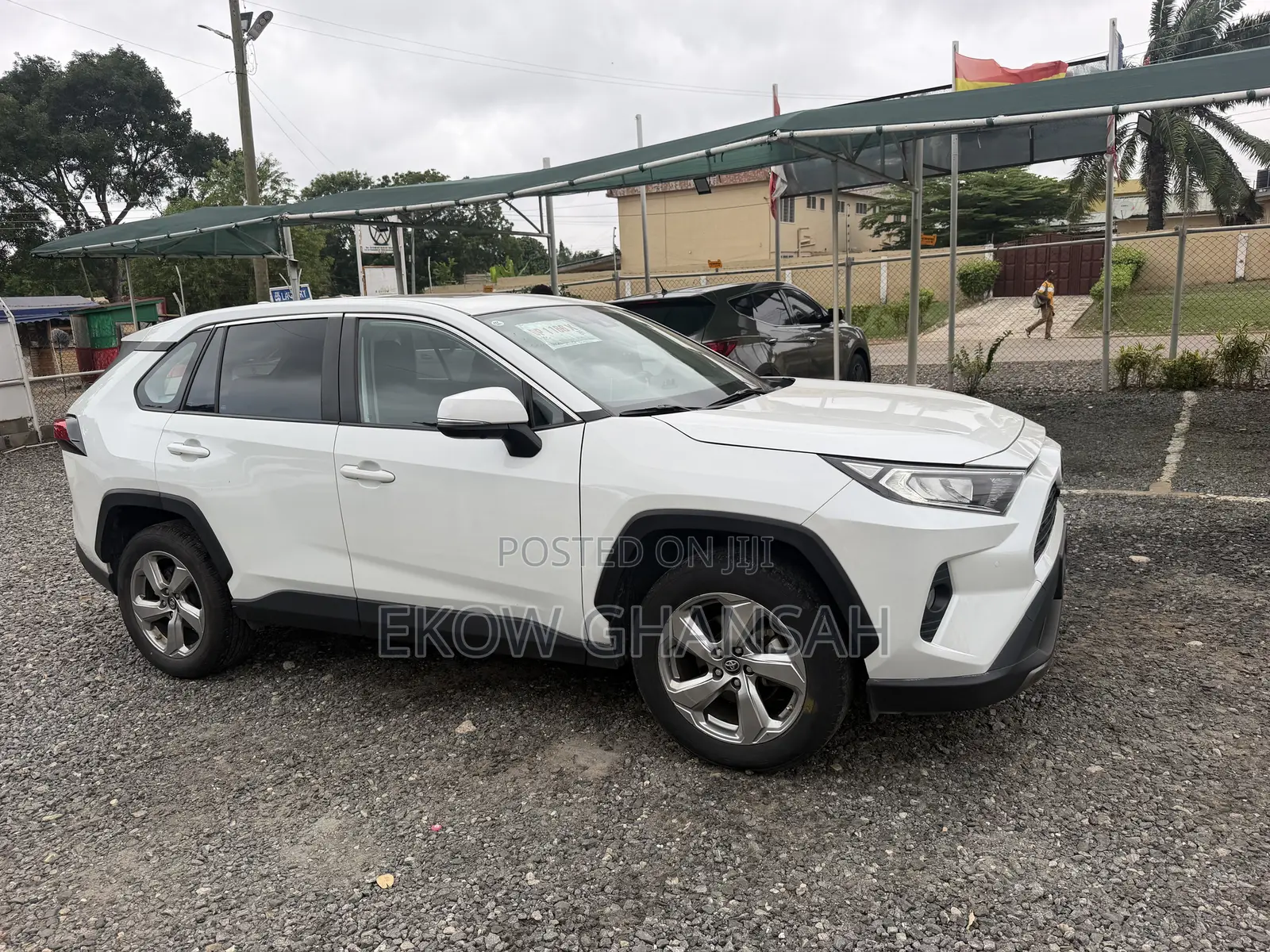 Toyota RAV4 XLE Premium AWD 2023 White