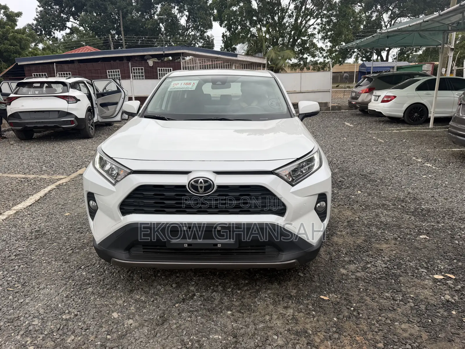 Toyota RAV4 XLE Premium AWD 2023 White
