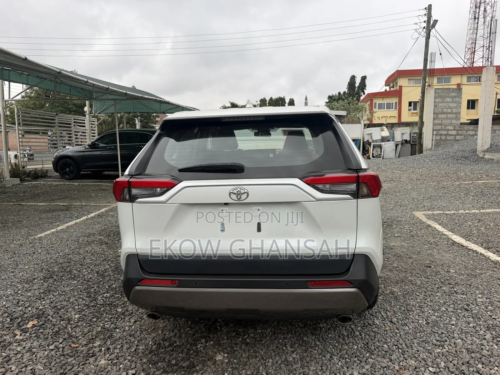 Toyota RAV4 XLE Premium AWD 2023 White