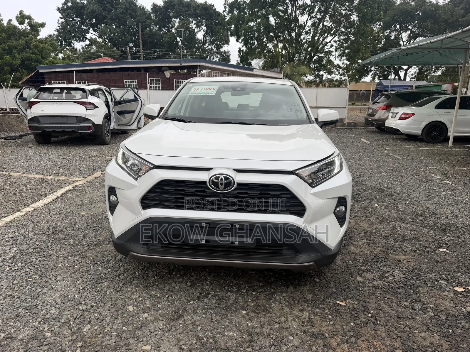 Toyota RAV4 XLE Premium AWD 2023 White