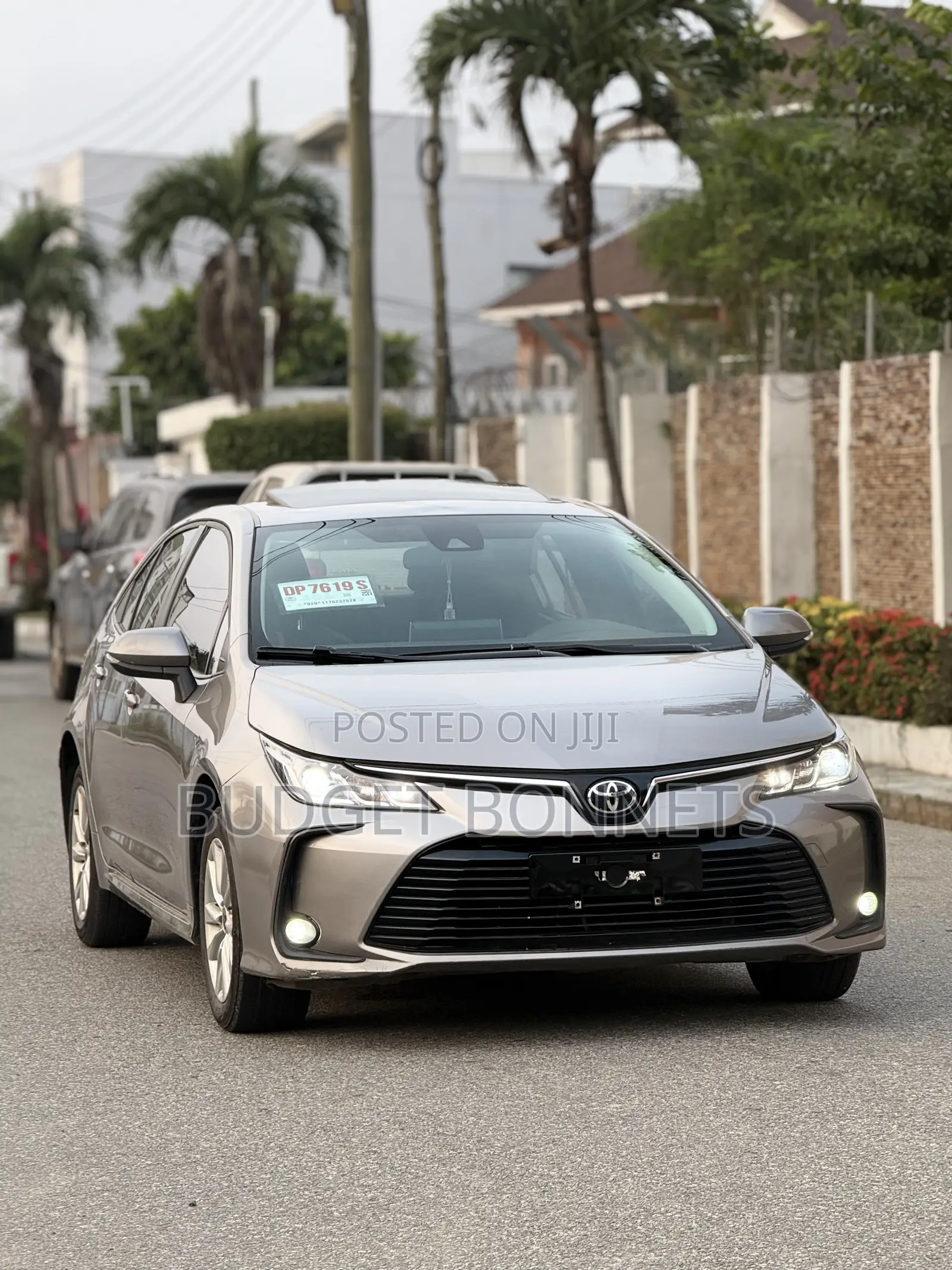 Toyota Corolla LE 2023 Gold