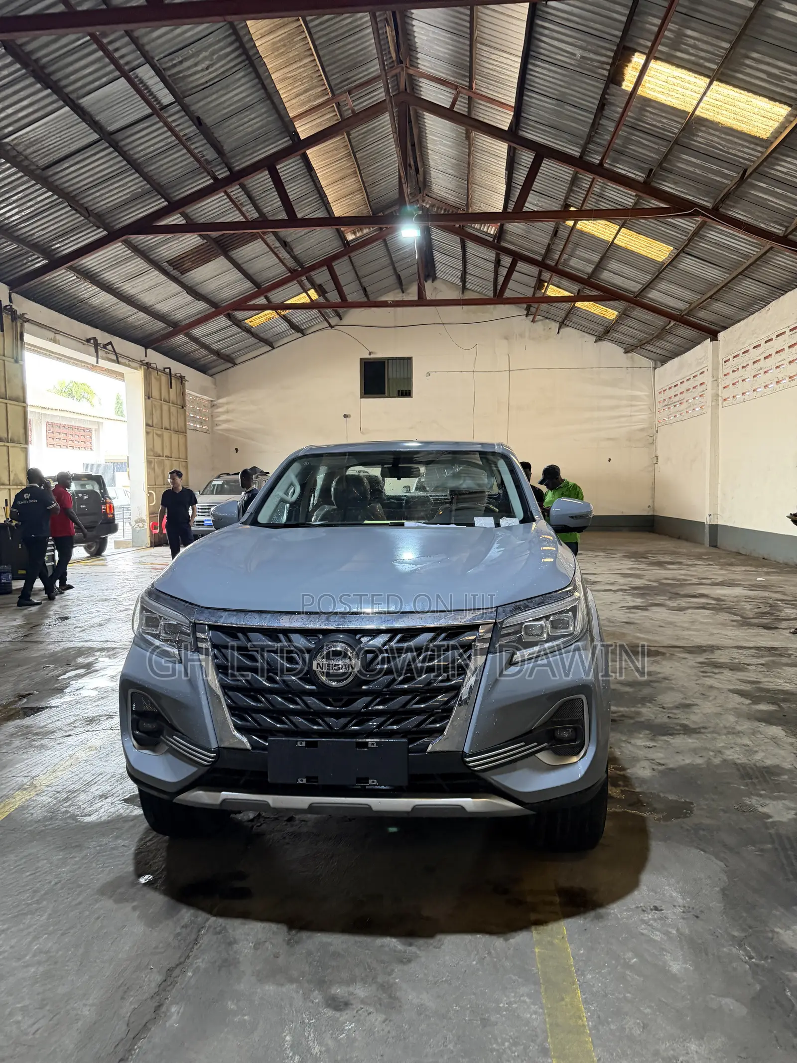 New Nissan Pick-Up 2025 Gray