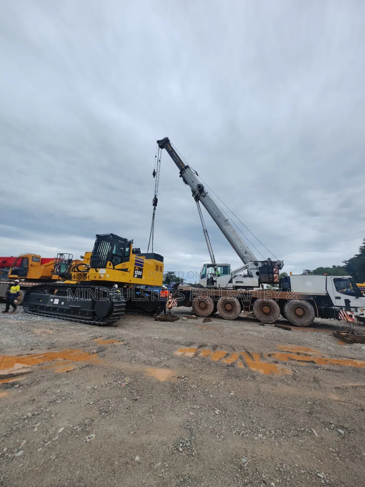 120 Tones Mobile Crane