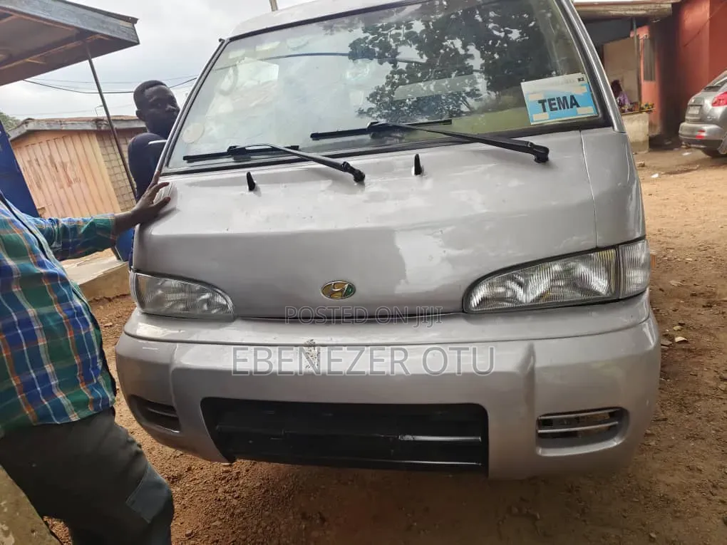 Hyundai H-100 2002 Grey