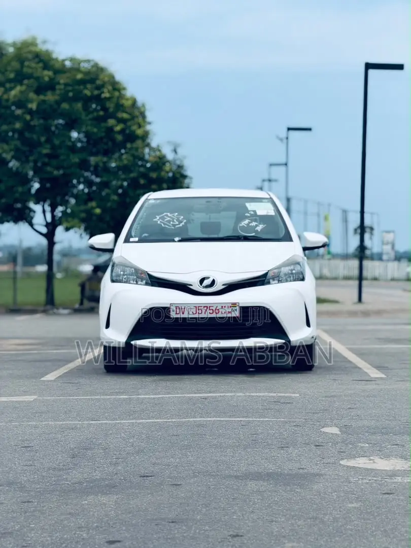 Toyota Vitz 1.5 FWD 5dr 2014 White