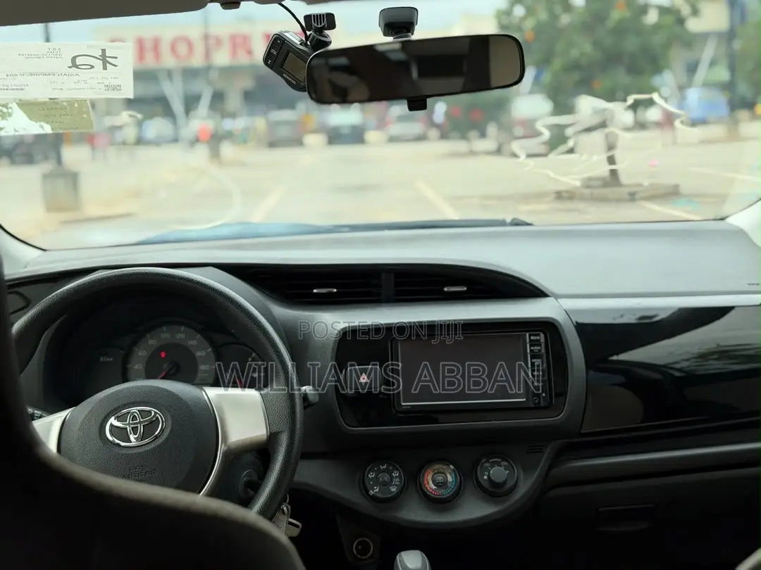 Toyota Vitz 1.5 FWD 5dr 2014 White