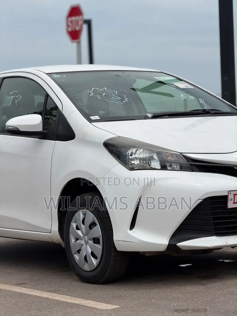 Toyota Vitz 1.5 FWD 5dr 2014 White