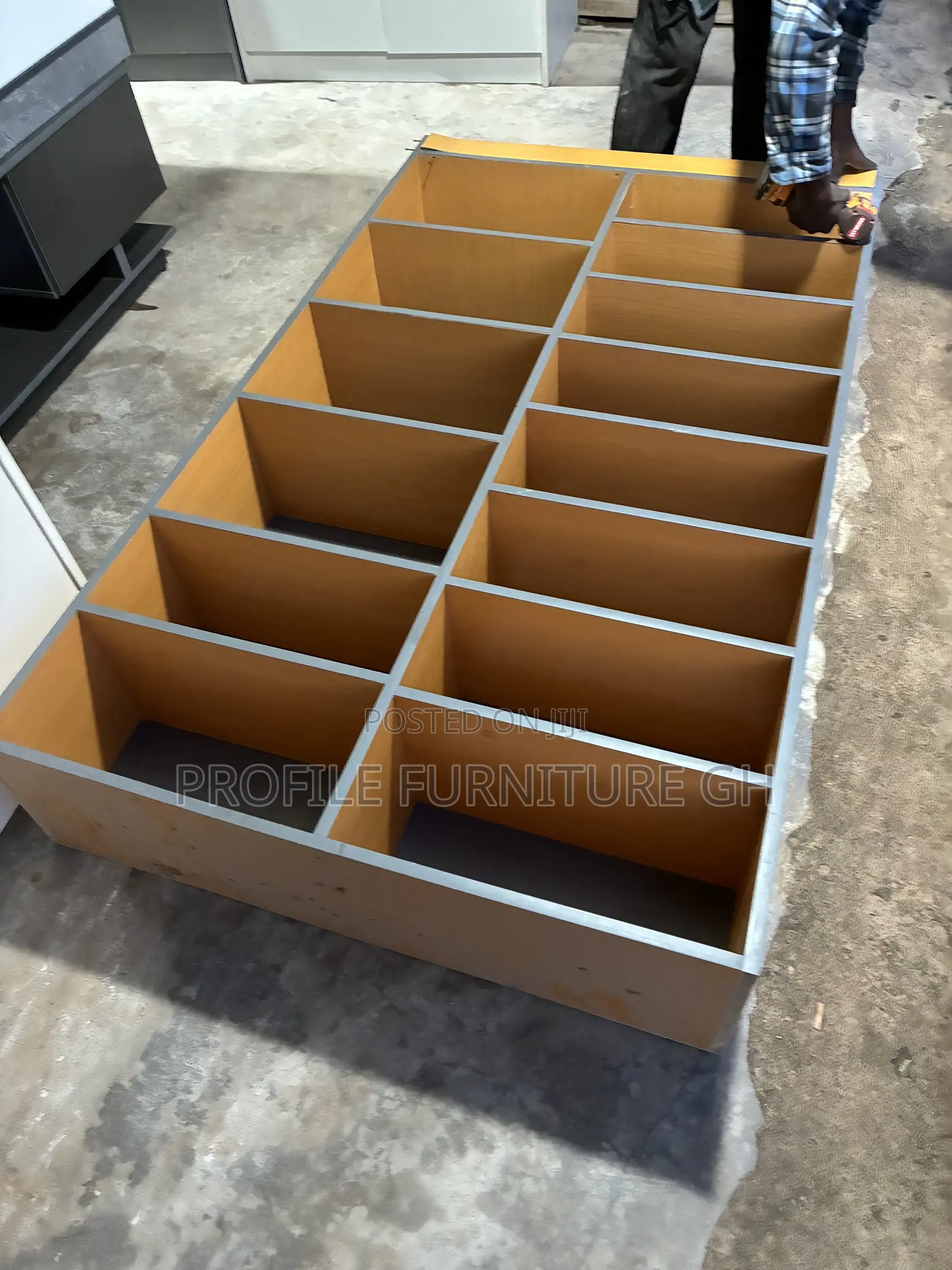 Laminated MDF Bag Rack