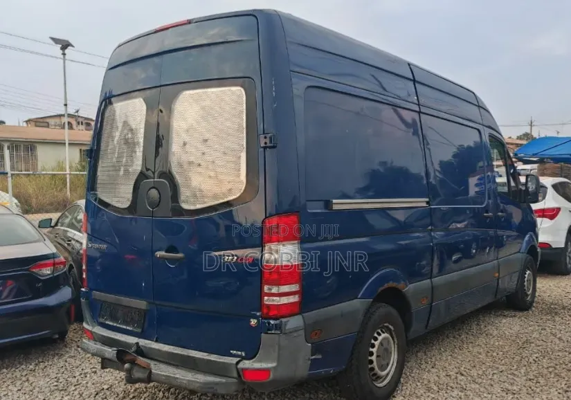 Mercedes-Benz Sprinter 2011 Blue