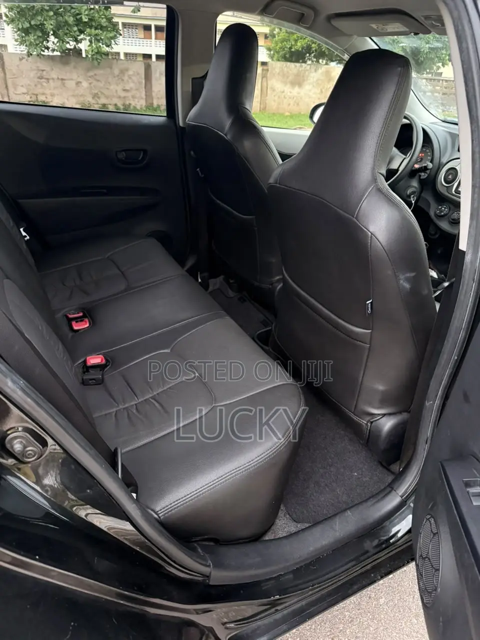Toyota Vitz 1.3 FWD 5dr 2014 Black