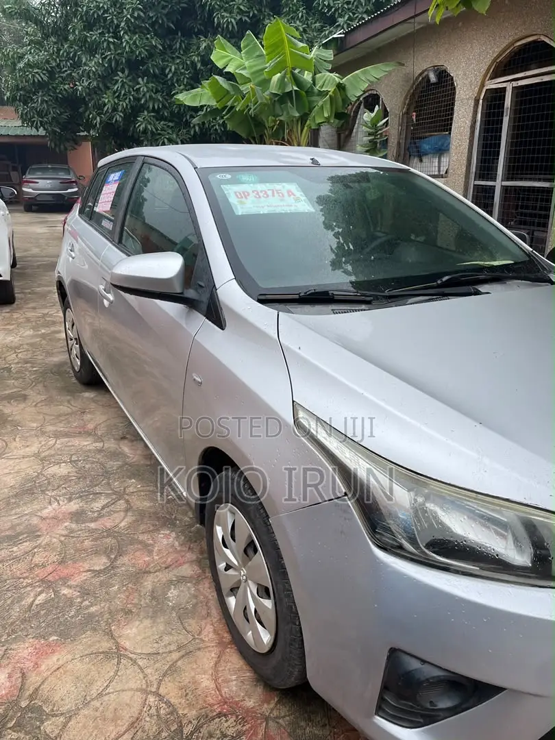 Toyota Yaris 2014 Silver