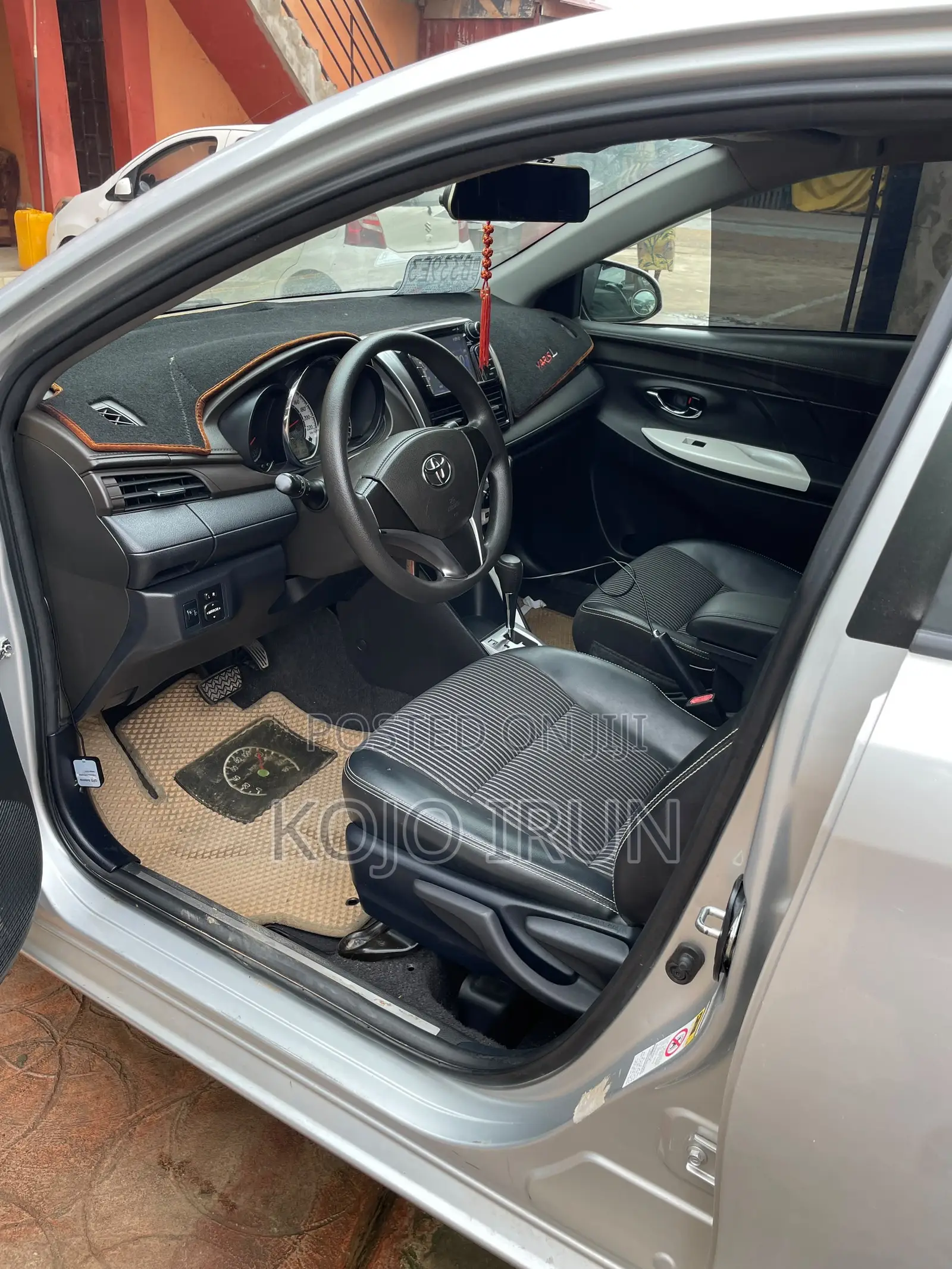 Toyota Yaris 2014 Silver