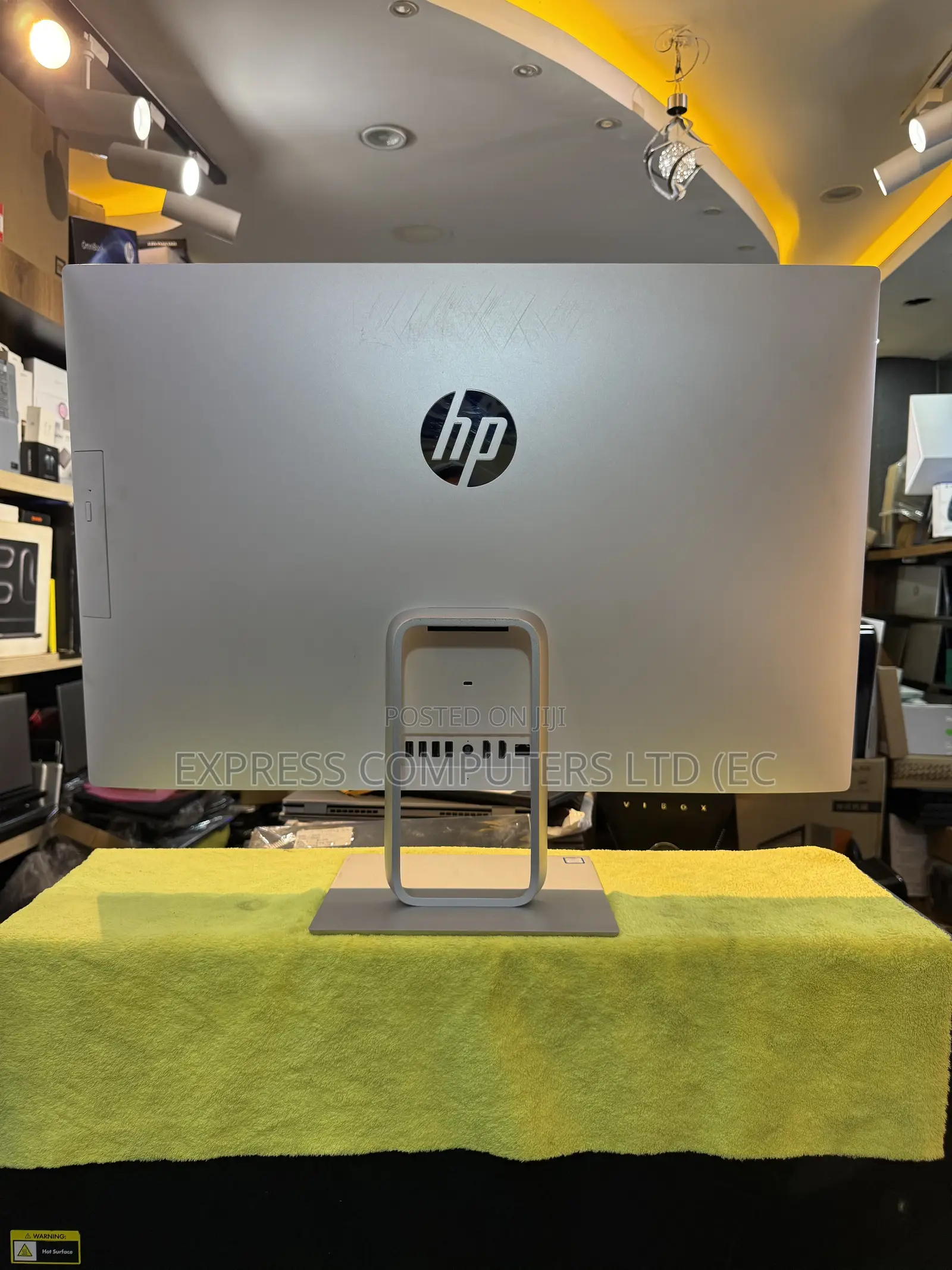 Desktop Computer HP Pavilion 27 16GB Intel Core i7 SSD 500GB