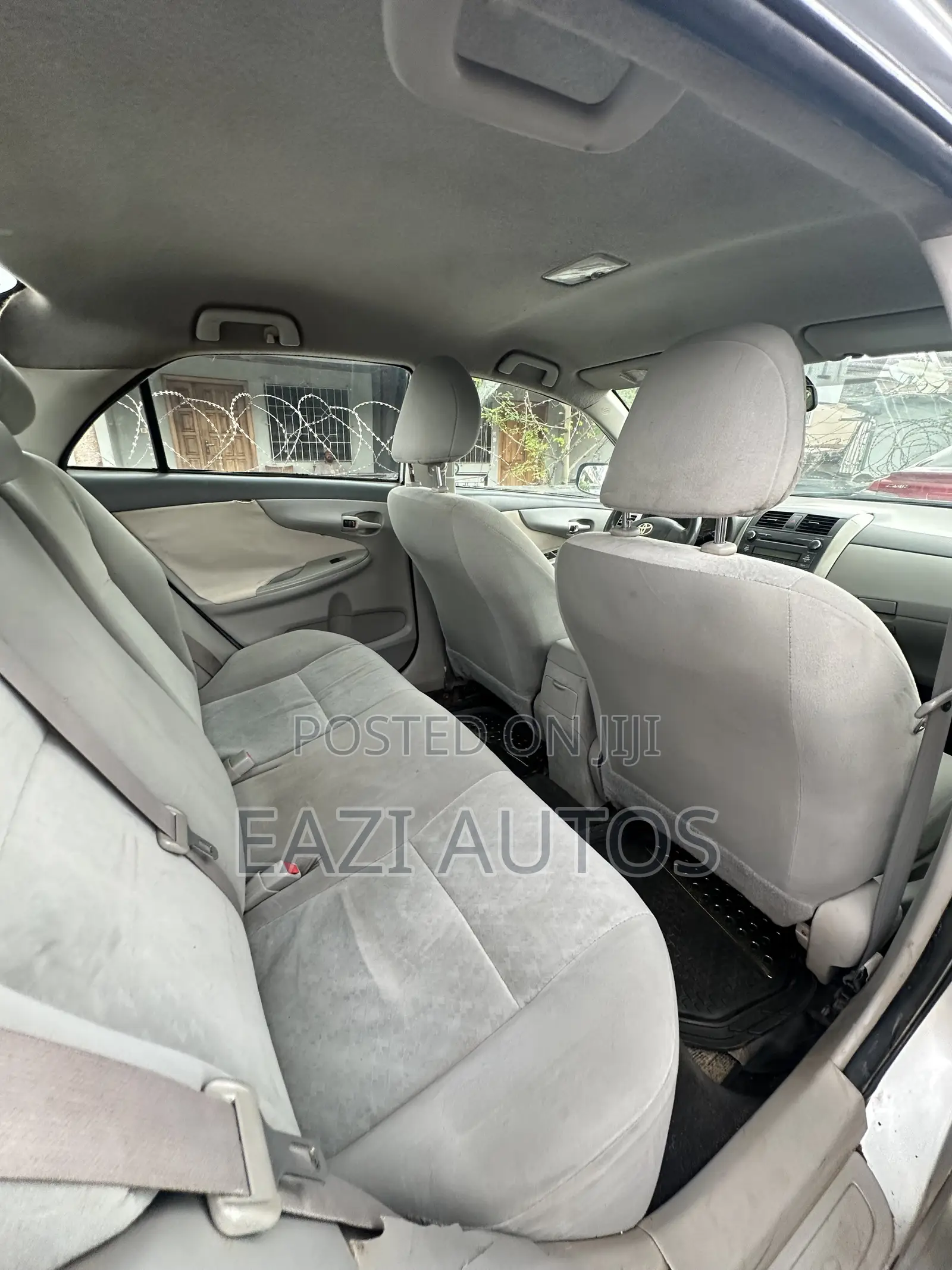 Toyota Corolla 2010 Silver