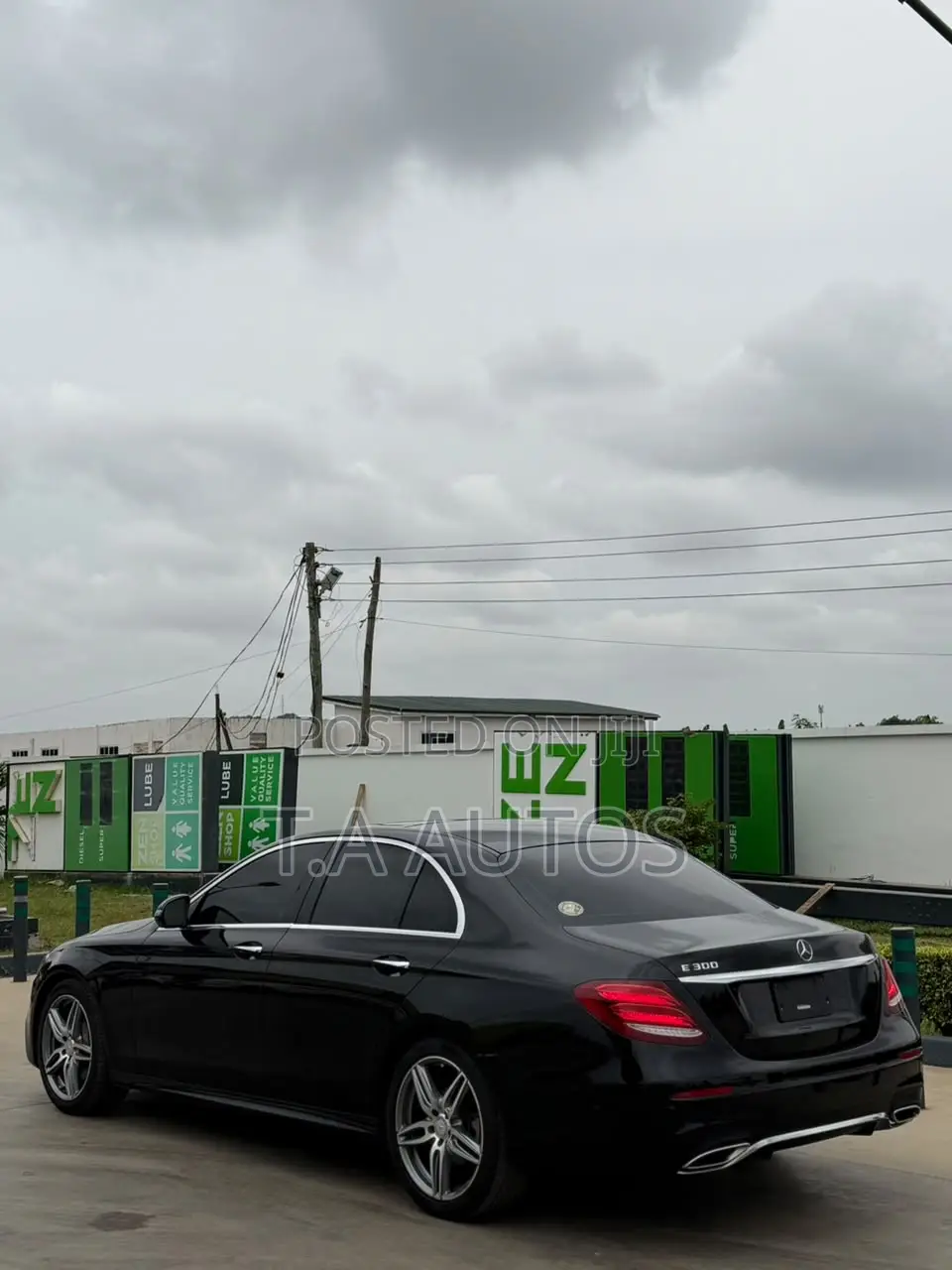 Mercedes-Benz E300 2018 Blue