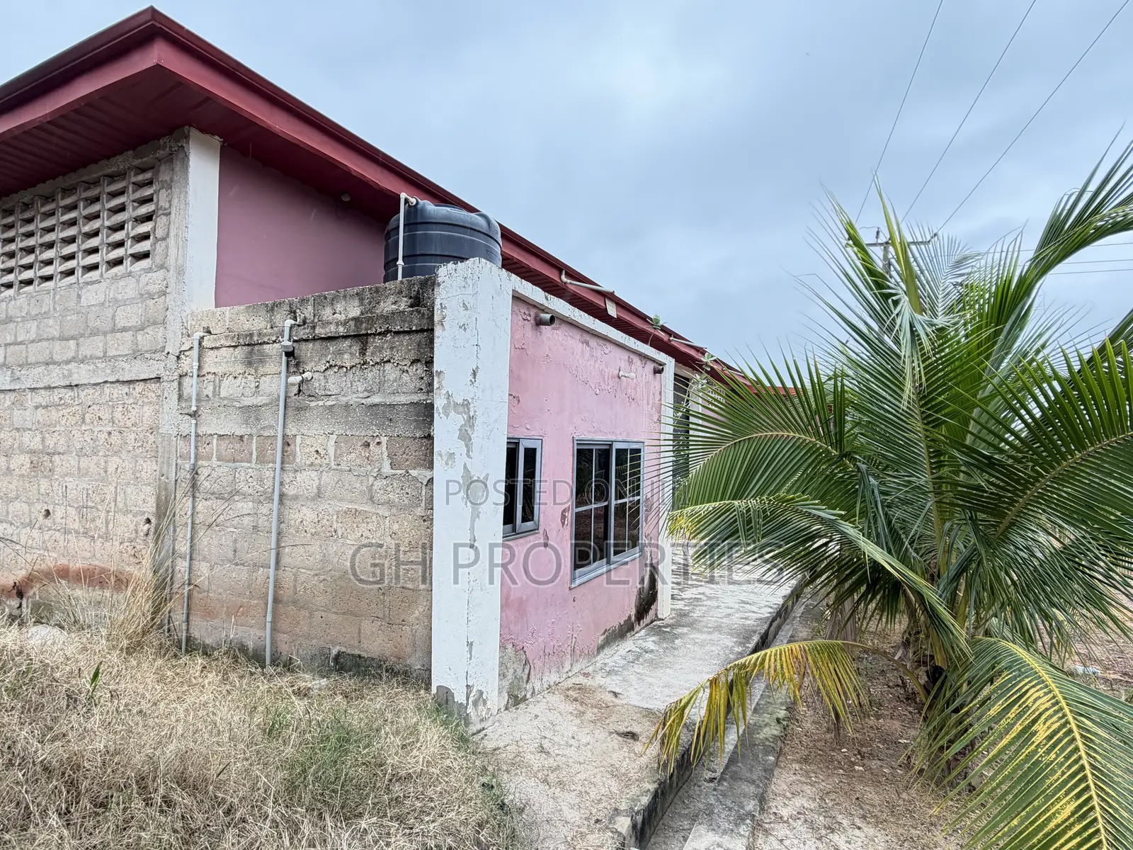 Warehouse for Sale at Sokoban Wood Village Area.