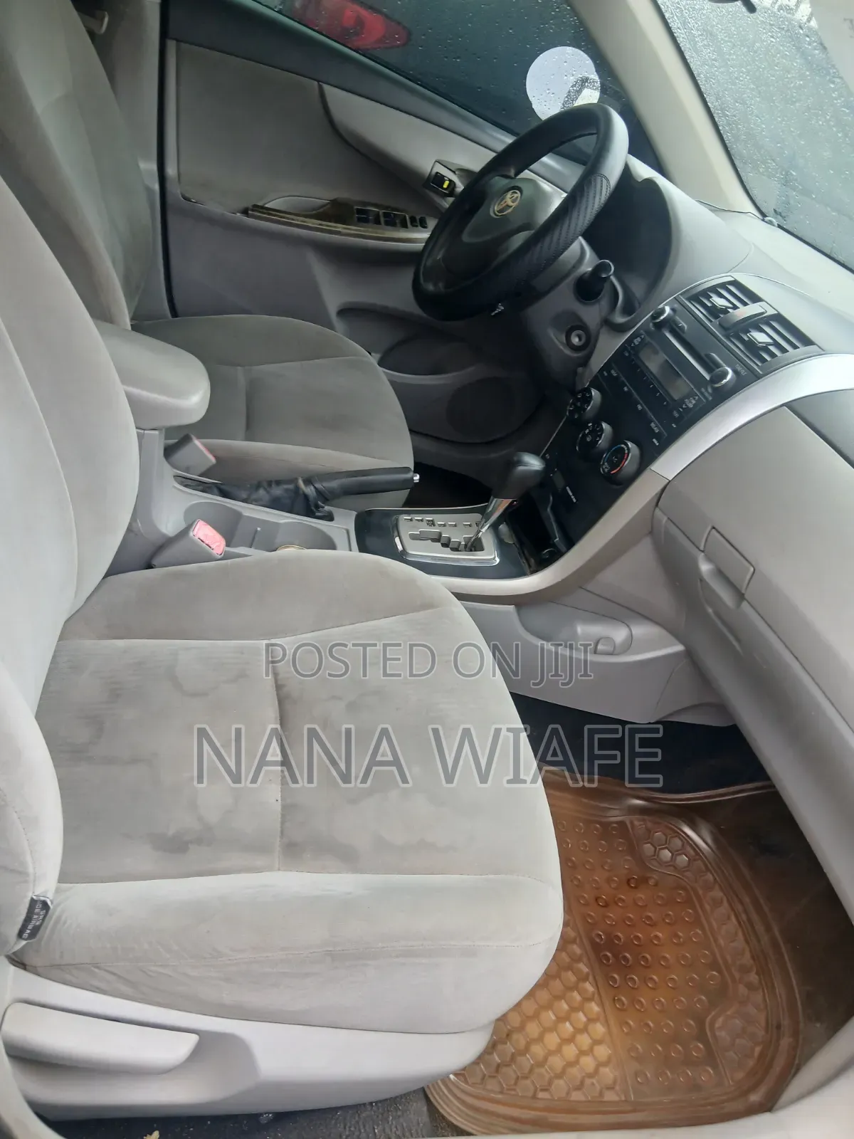 Toyota Corolla LE 4dr Sedan (1.8L 4cyl 4A) 2010 Gray