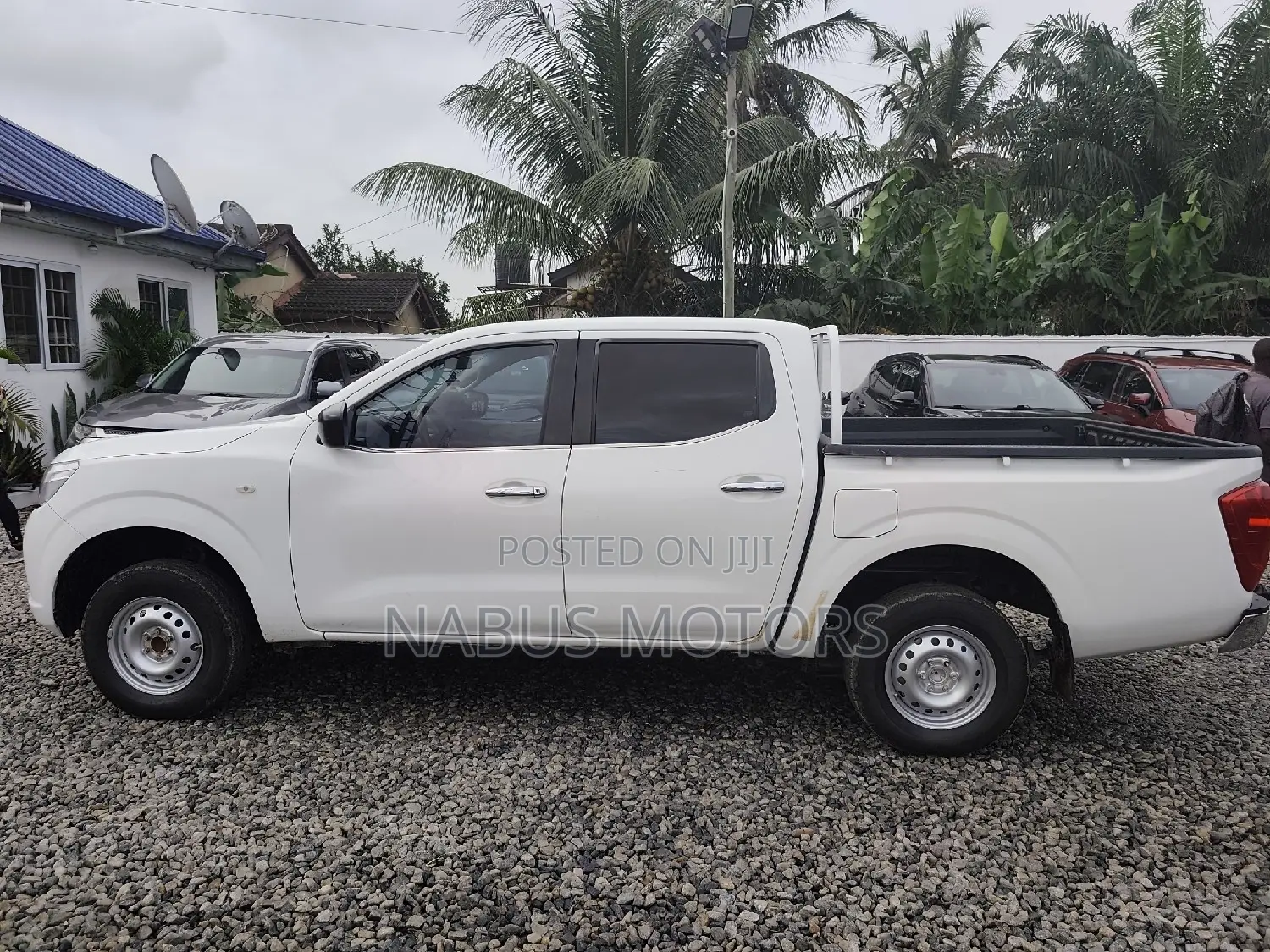 Nissan Navara 2017 White