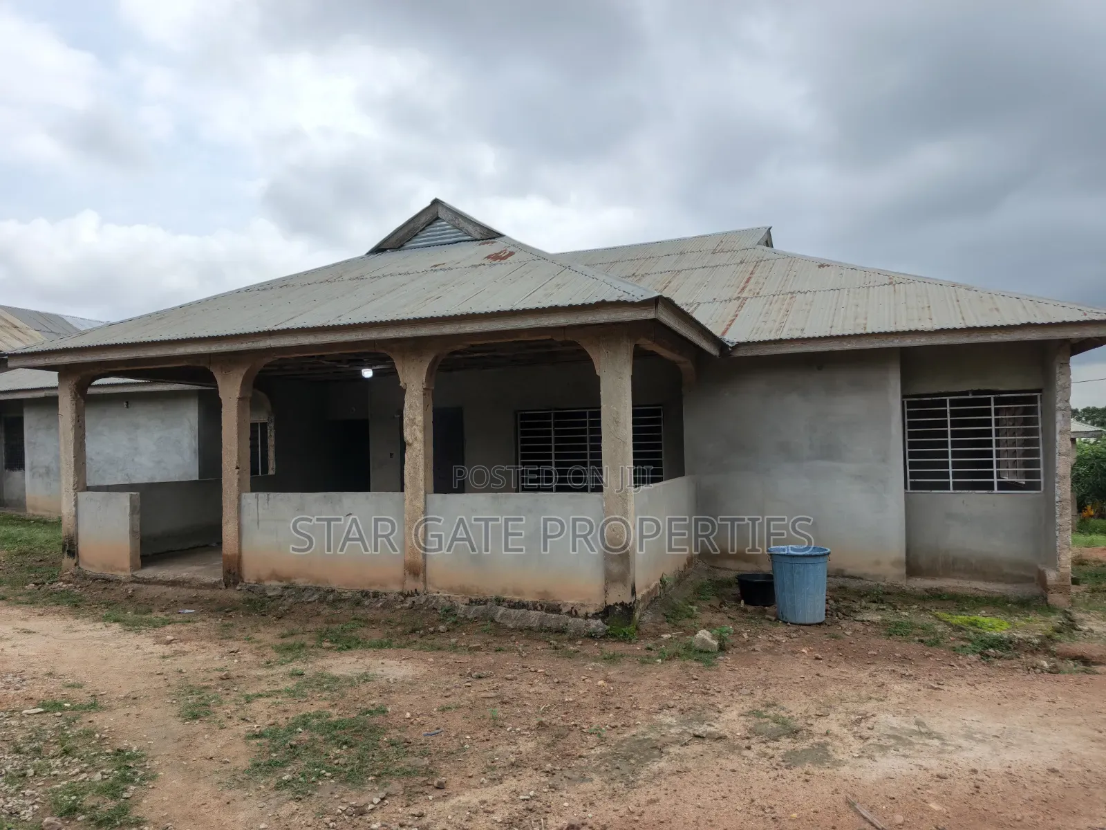 6bdrm House in Adwumakaase Kesse, Kumasi Metropolitan for sale