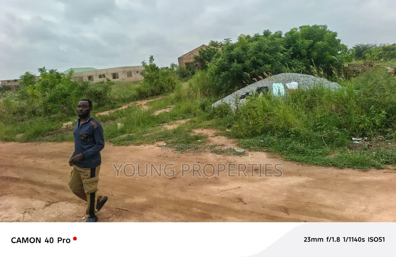 One Plot, Land Amasaman Danchira