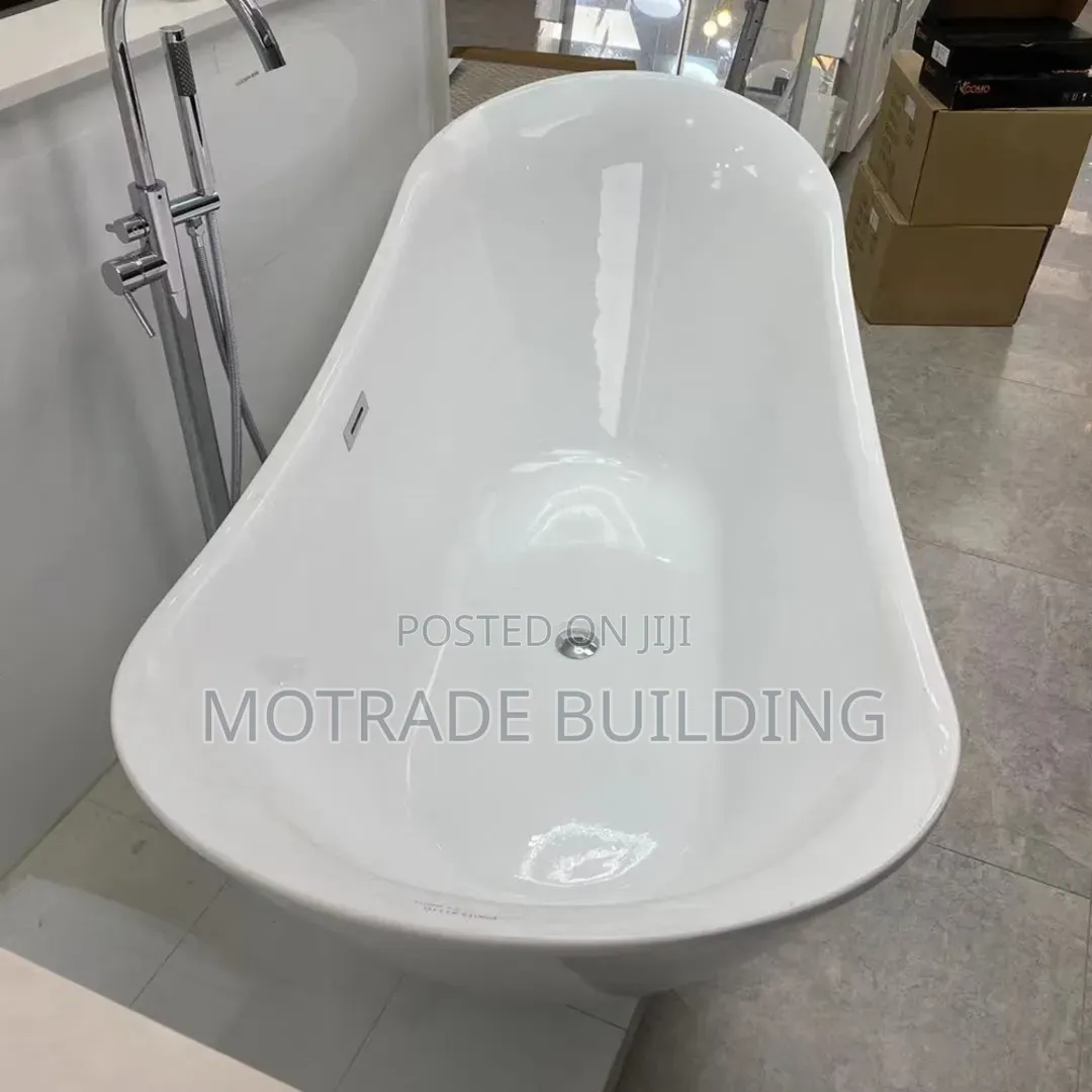 Bathtub for Hotels and Apartments