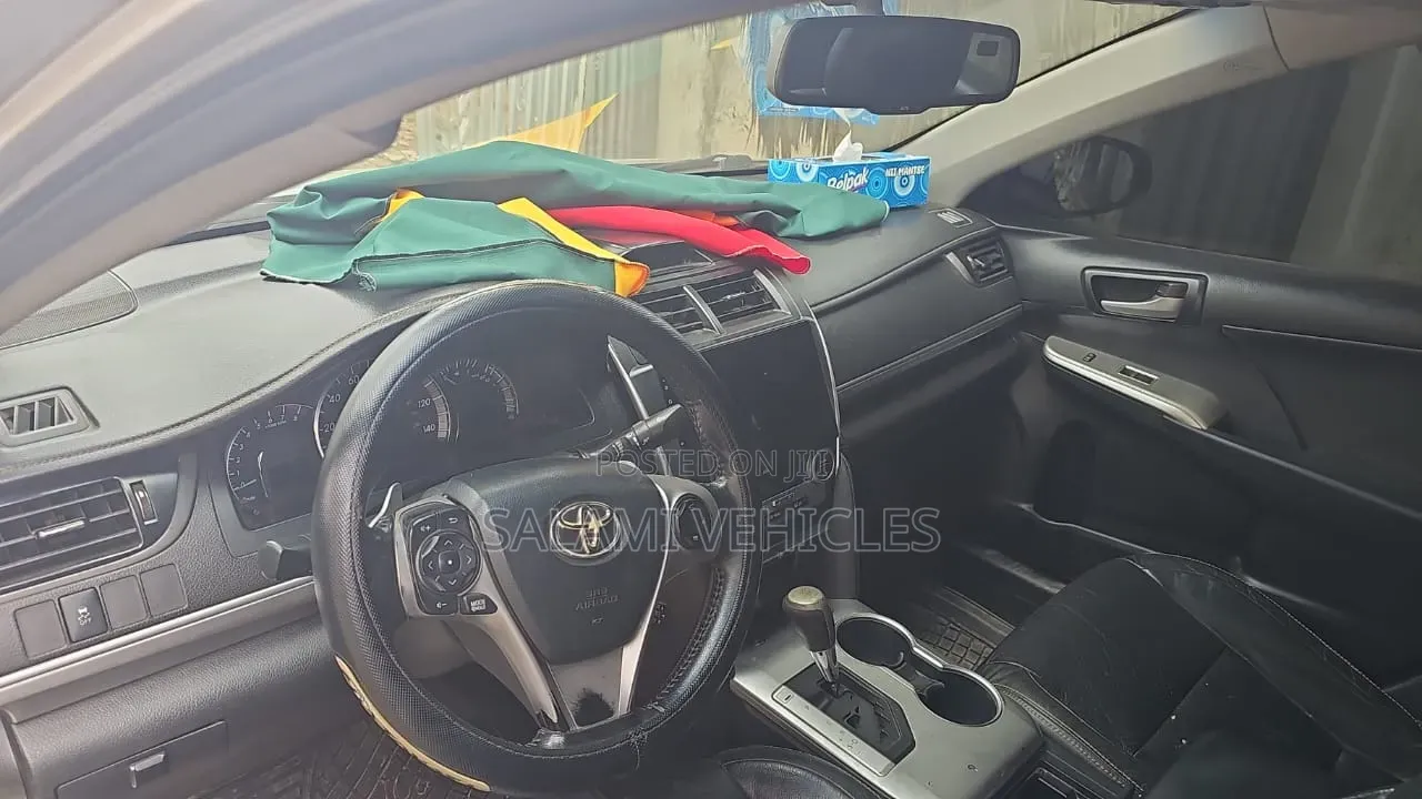 Toyota Camry 2014 Silver