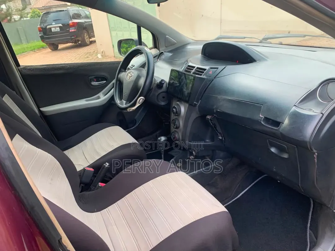 Toyota Vitz 2010