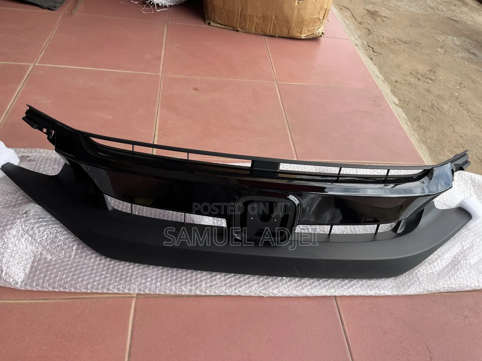 Honda Civic 19 Top Shell /Grille Black.