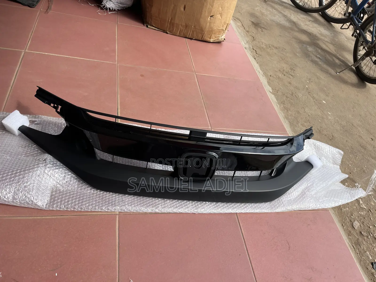 Honda Civic 19 Top Shell /Grille Black.