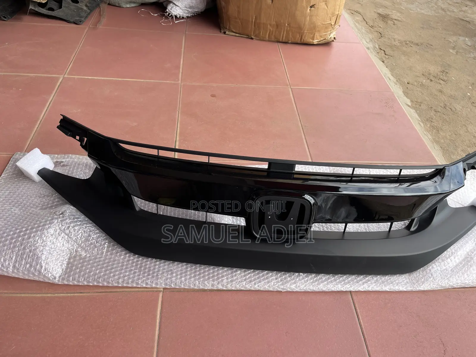 Honda Civic 19 Top Shell /Grille Black.