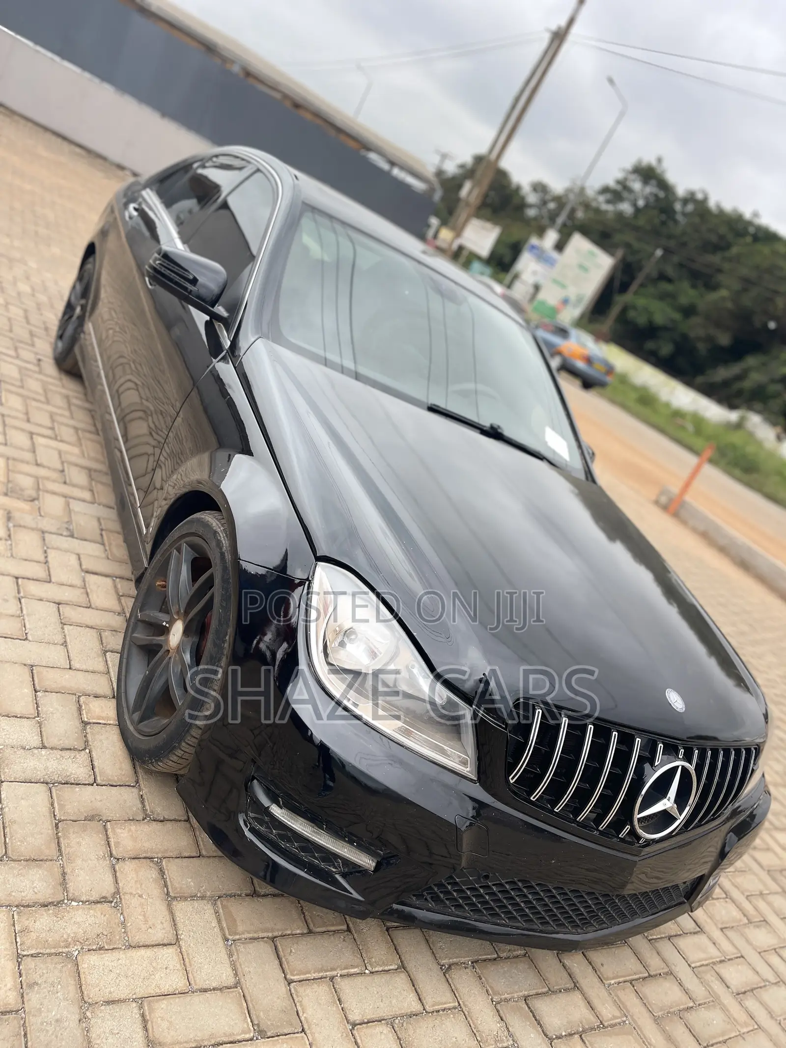 Mercedes-Benz C250 2012 Black