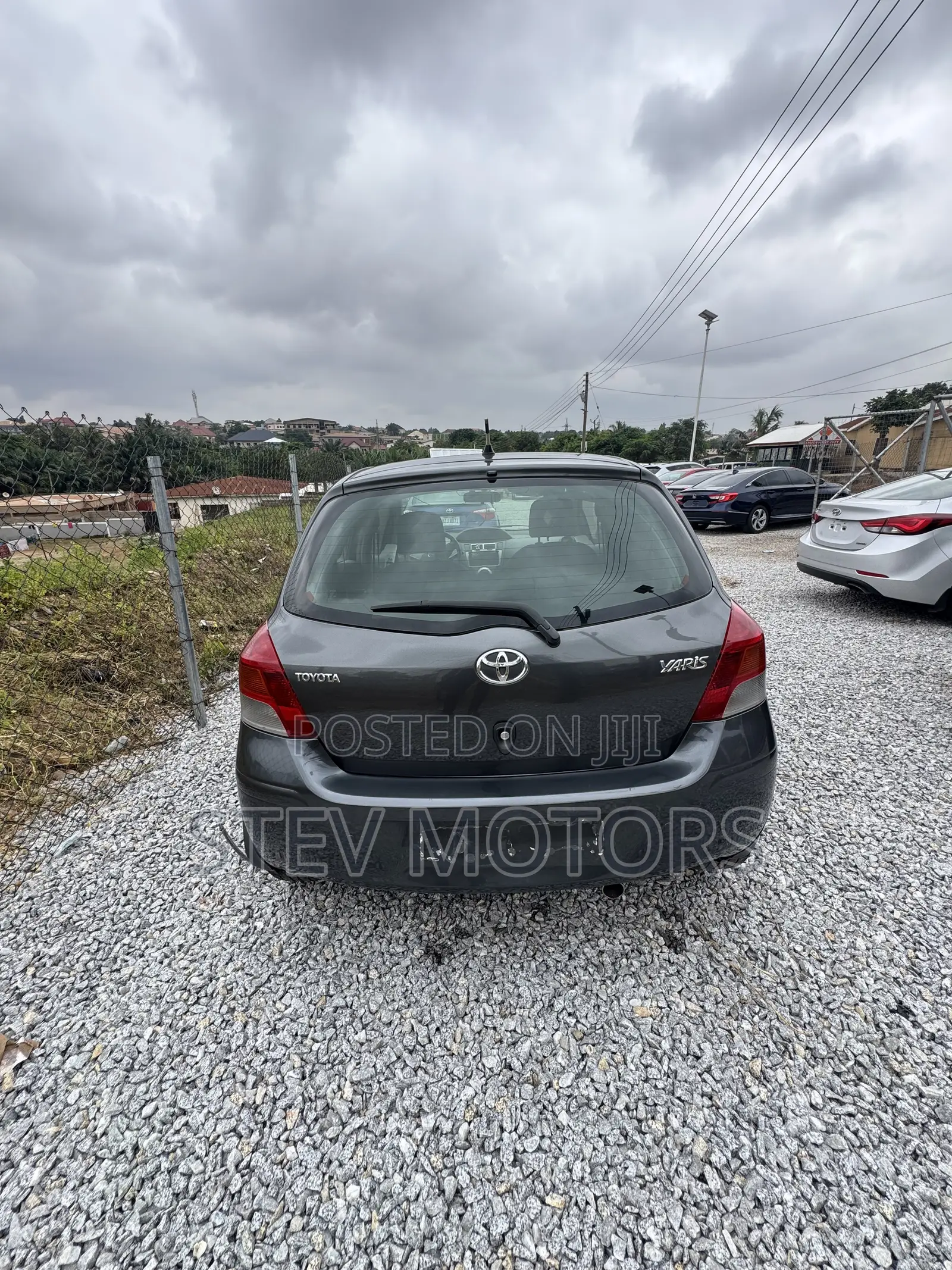 Toyota Vitz 1.3 AWD 5dr 2014 Black