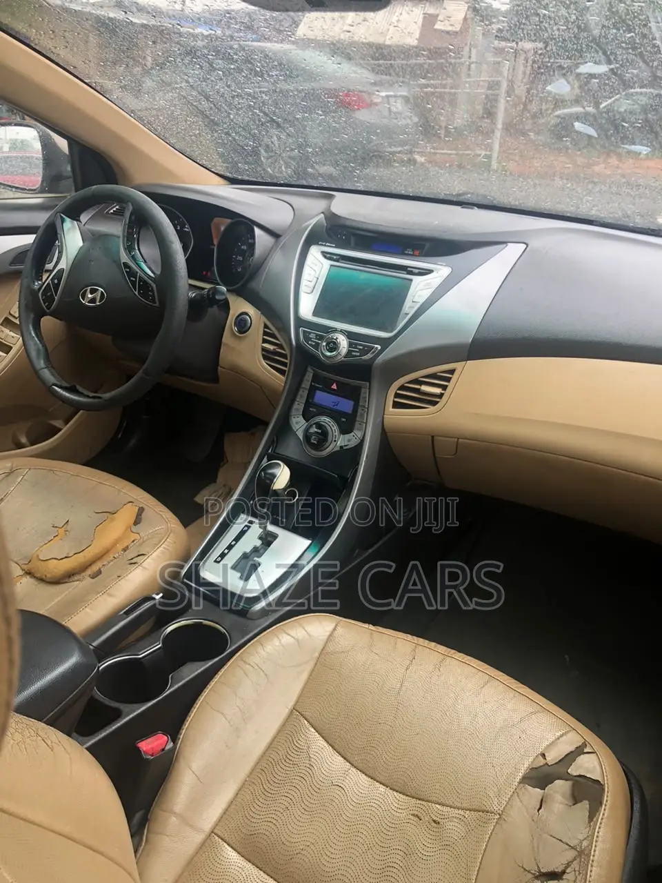 Hyundai Elantra 2012 Gold