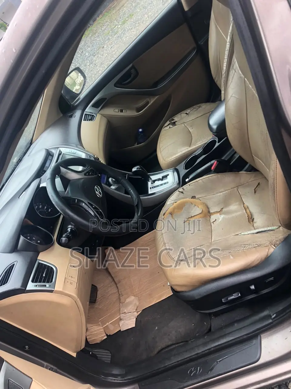 Hyundai Elantra 2012 Gold