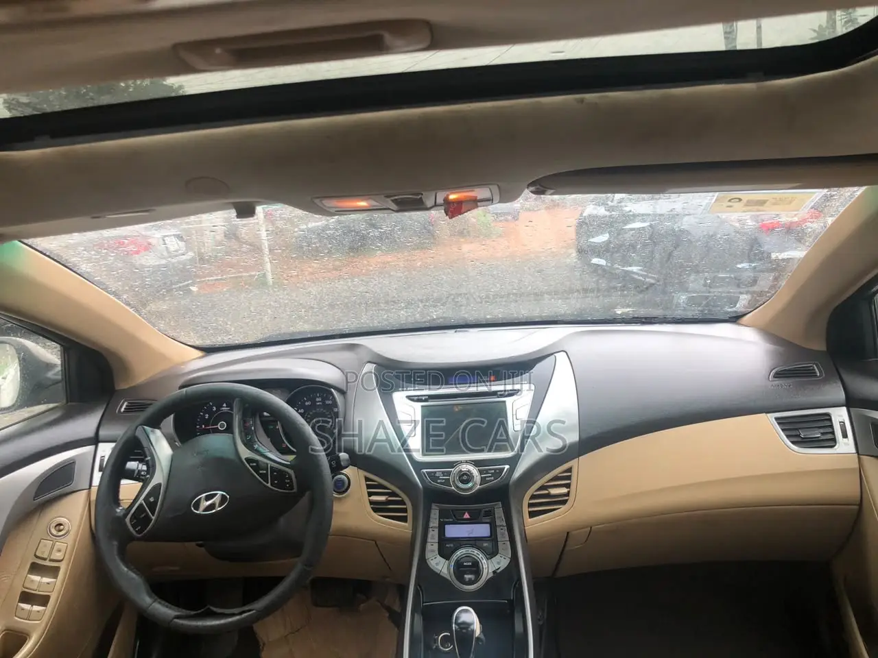 Hyundai Elantra 2012 Gold