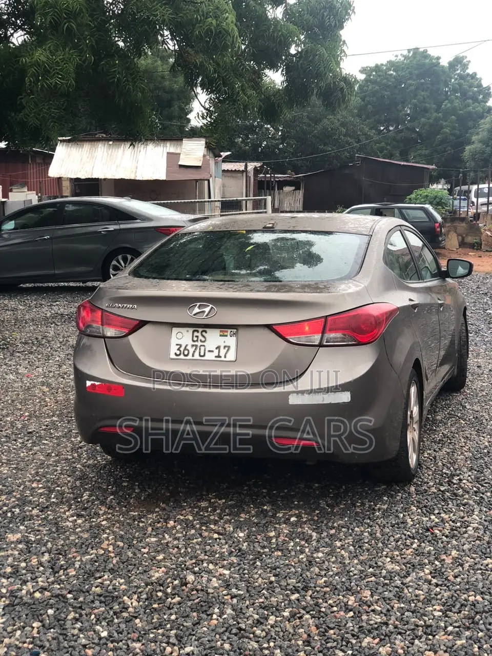 Hyundai Elantra 2012 Gold