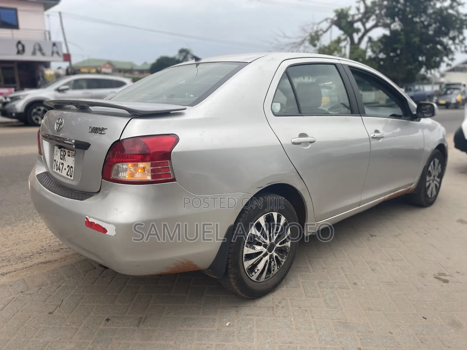 Toyota Yaris Base Sedan 4dr 2010 Gray