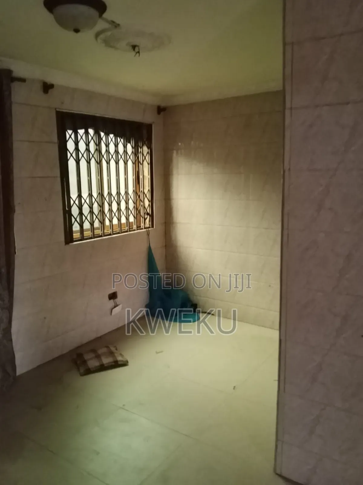 1bdrm Apartment in Estate Agency, Baatsona Total for rent